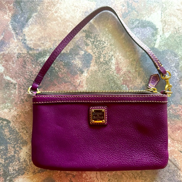 Dooney & Bourke Handbags - Dooney & Bourke wristlet